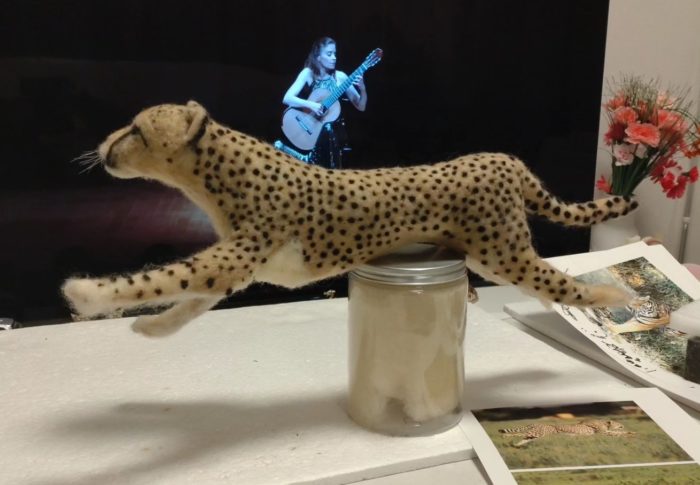 羊毛フェルトでチーターを作る