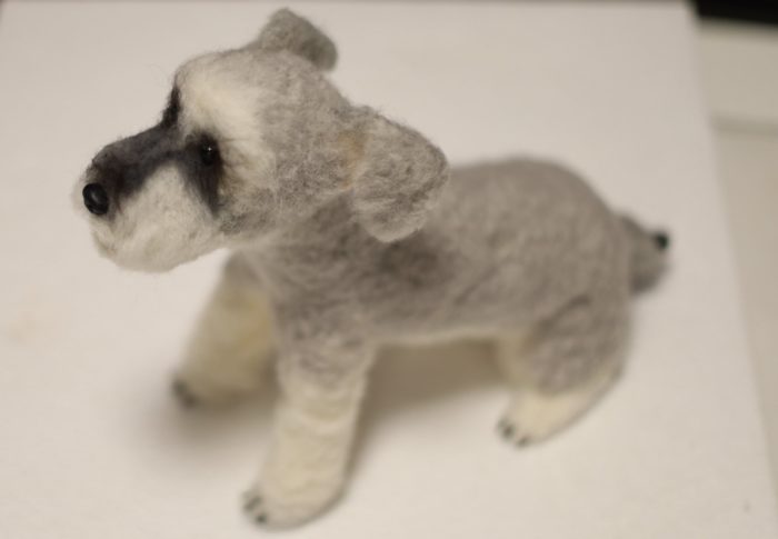 羊毛フェルトでミニチュアシュナウザー作りました